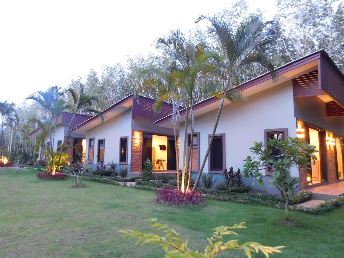 Phuket Sirinapha Resort Nai Yang Ngoại thất bức ảnh