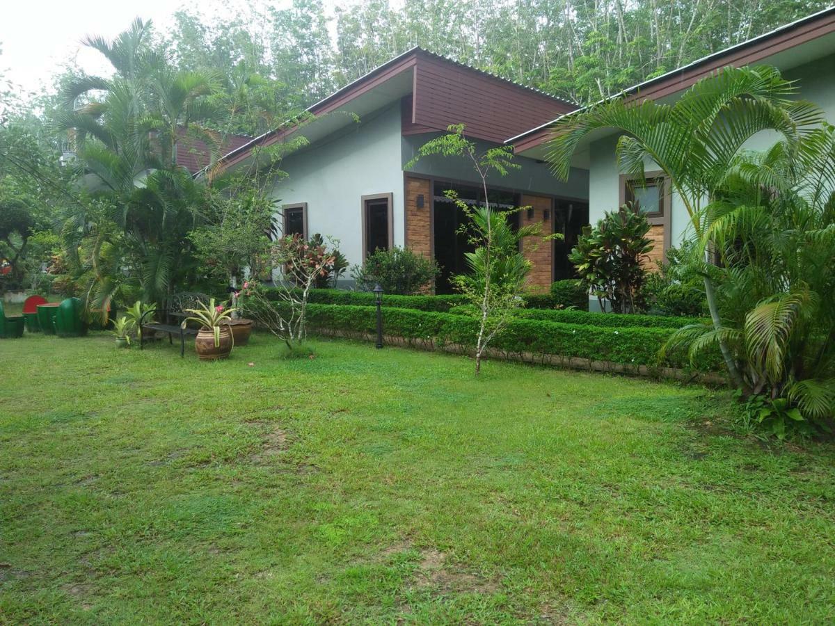 Phuket Sirinapha Resort Nai Yang Ngoại thất bức ảnh