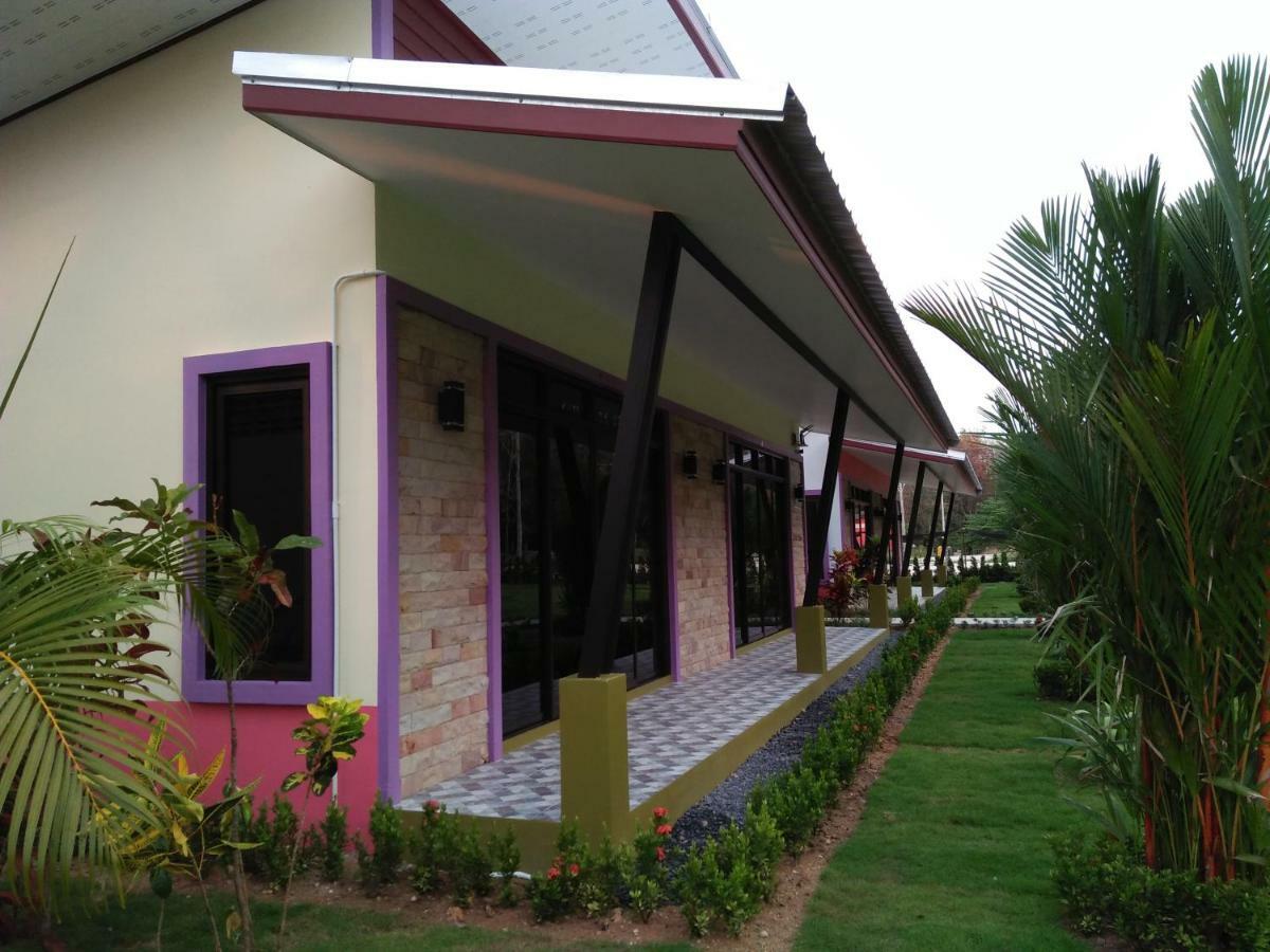 Phuket Sirinapha Resort Nai Yang Ngoại thất bức ảnh